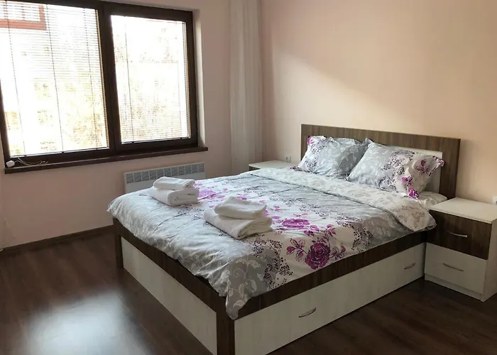 Purple Rose Valencia Gardens Апартамент