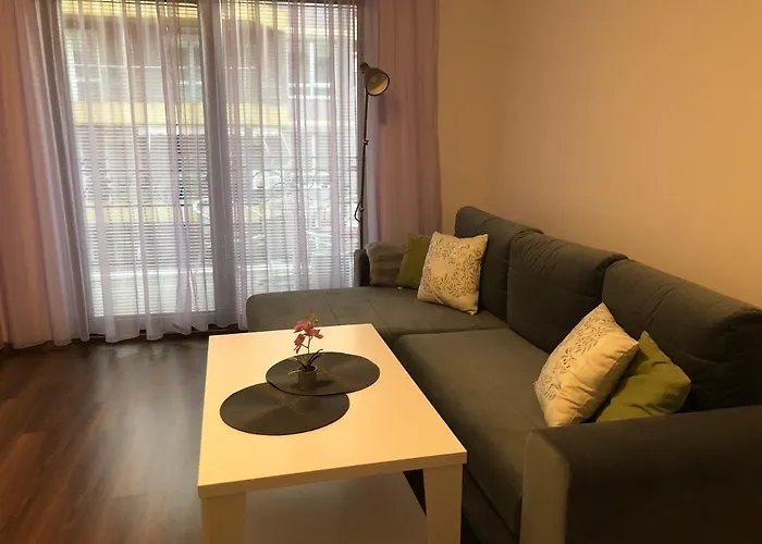 Purple Rose Valencia Gardens Apartment