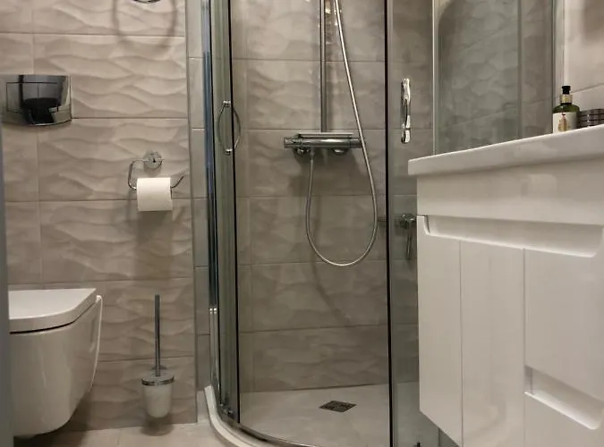 Apartment Purple Rose Valencia Gardens